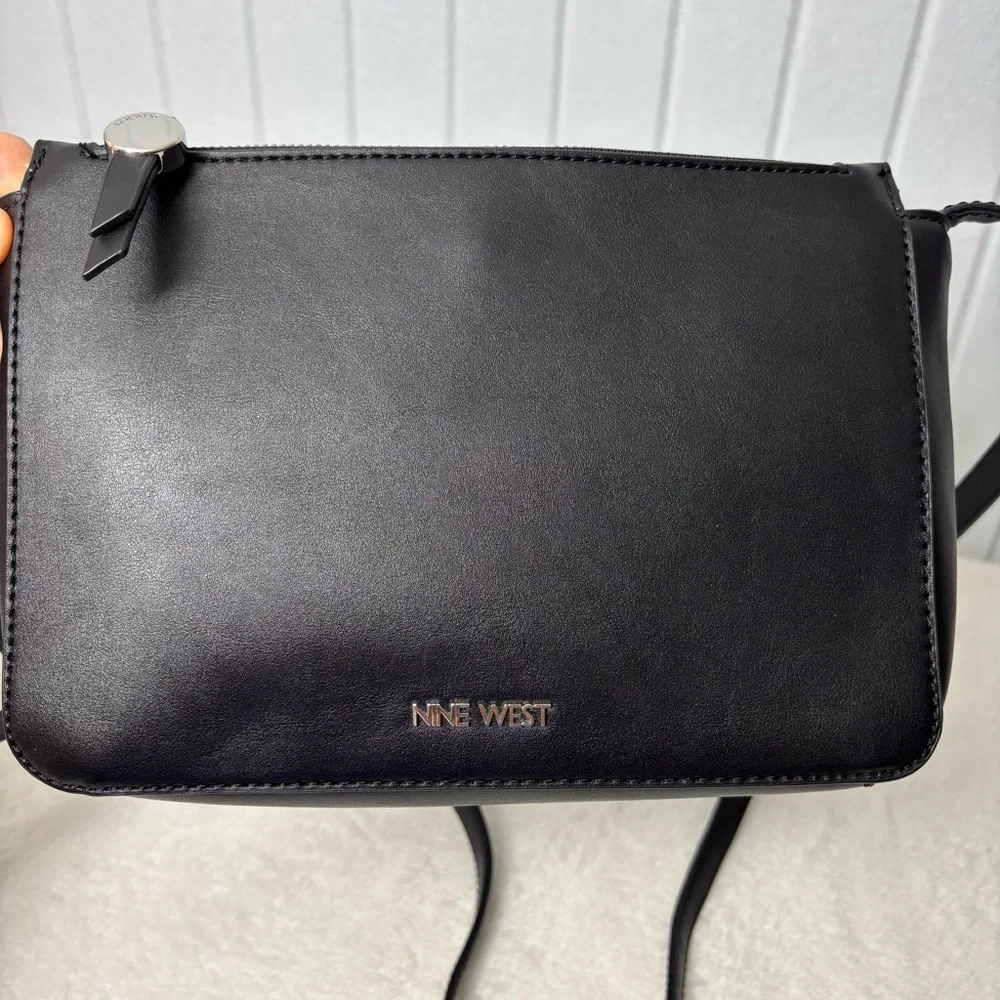 Nine West Elegant Black Crossbody Bag‎